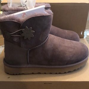 UGG Boots, Bailey Button II Flower, Sz: 9, NIB